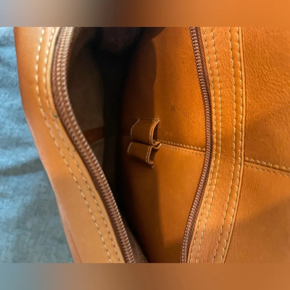 Le Donne Genuine Leather Multi-Pocket Backpack